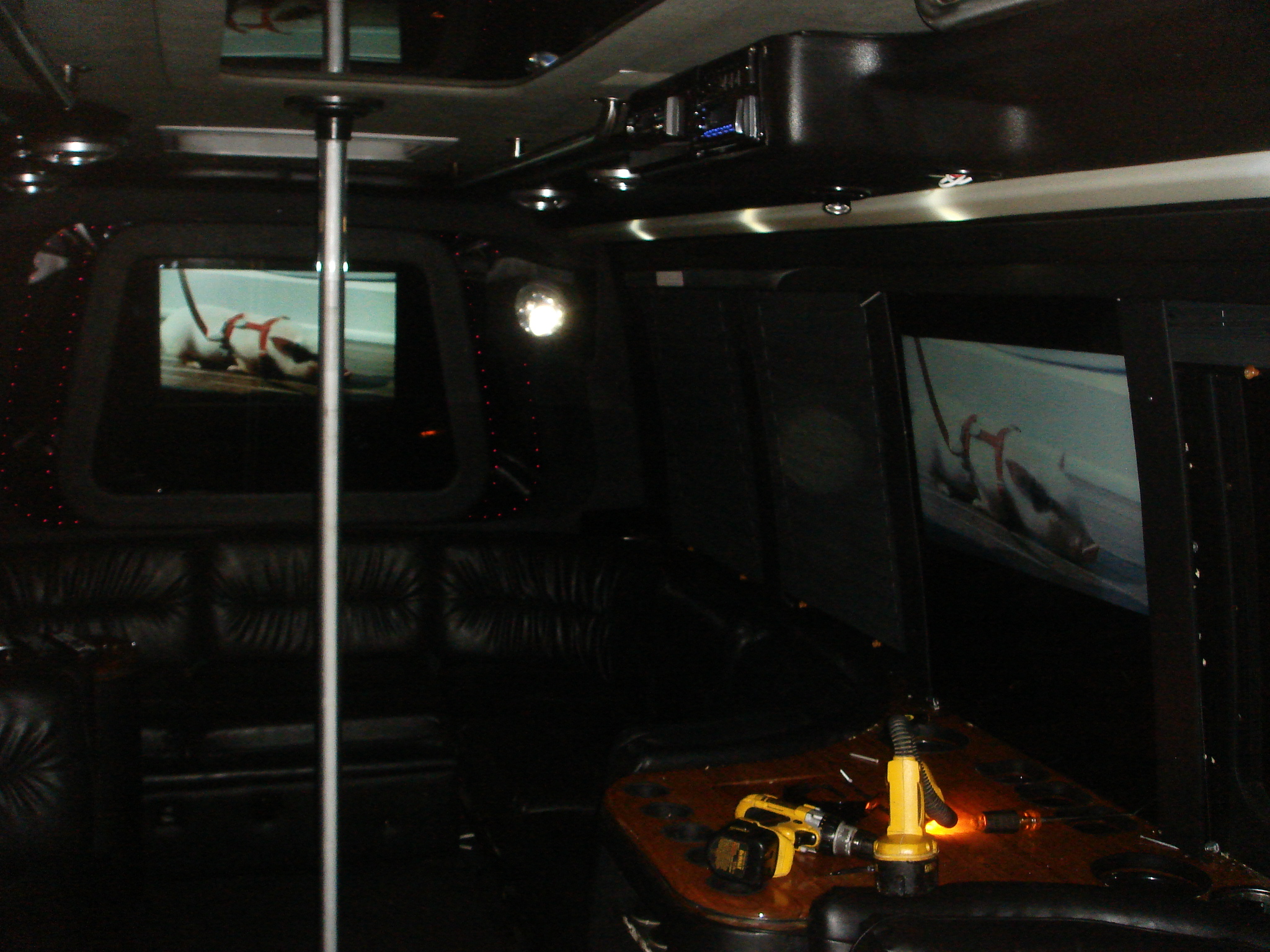 Limo Laser Strip pole Sound Video  Installation